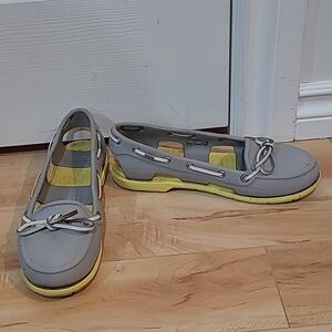 Crocs women's size 8 shoes